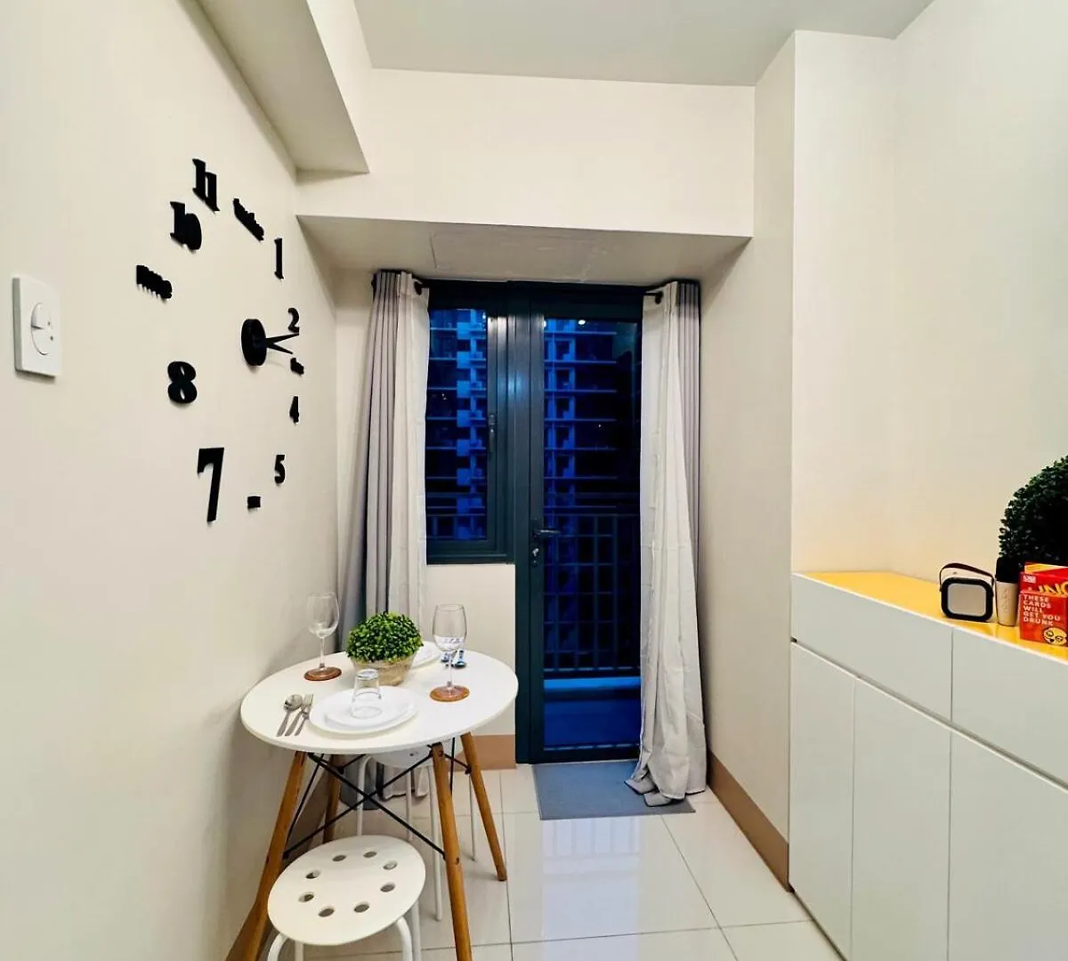 Hearth Of Ember 3 Shore 3 Res Manila Apartment